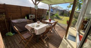 fabien teka immo a la joie de vous proposer une villa  dans les hauts de saint denis, dans le quartier de saint francois. 