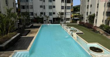 sodnac à louer penthouse en duplex meublé 4 chambres situé dans une résidence sécurisée avec ascenseur, piscine, salle de gym et parking couvert.