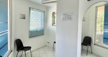 local commercial 35 m2 à vendre à pointe-à-pitre   idéal investissement ou activité professionnelle