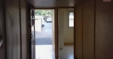 rare : a louer un bureau de 40 m2  à st gilles les bains