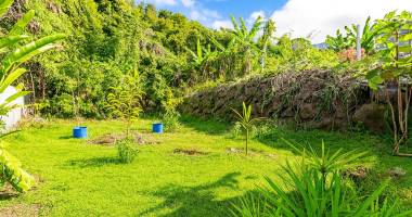 entre-deux  villa divisée en 2 t2 sur beau terrain de 723 m?