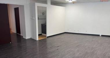 a louer local professionnel ou commercial de 66 m² proche centre ville le tampon