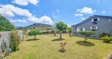 maison de charme de 141 m2 sur terrain arboré de plus de 2000 m2 constructible