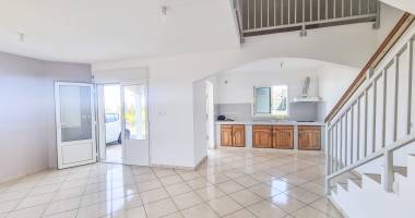 villa f4 rénovée   20ème km, le tampon   parcelle divisible