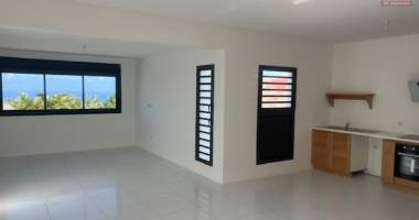 a louer villa  de type f4 garage avec une belle vue.