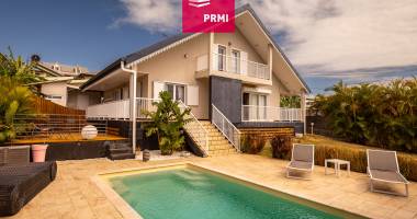 villa familiale avec grands espaces et piscine ? exclusivité à sainte-clotilde, bas de la bretagne