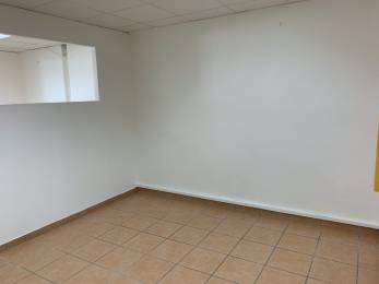 Location  Local commercial  Baie Mahault (97122) - GUADELOUPE
