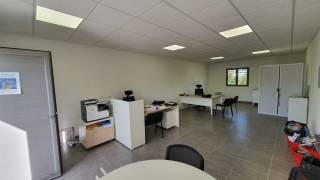 location bureau 43 m² dothémare abymes à les abymes (97139)