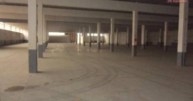 un entrepôt de 2 250m2 sur 2 niveaux à ankadimbahoaka