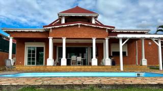 location villa à petit bourg (97170)
