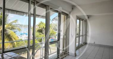 a louer à bas du fort - 1880 € - t4 duplex à vue marina
