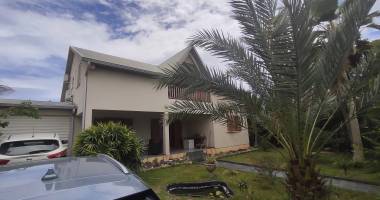 maison - 8 pièces - 220 m²