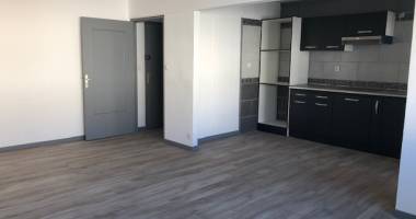 a louer grand f2 renove ste clotilde