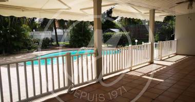 a louer villa individuelle meublee  4 chambres baie mahault 2500 €/ mois