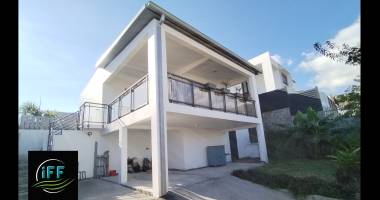 villa meublée piton st leu- 94 m2