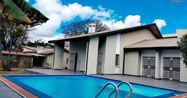 ofim immobilier loue une charmante villa f4 sise à ambohibao à 1min de l'école française.loue