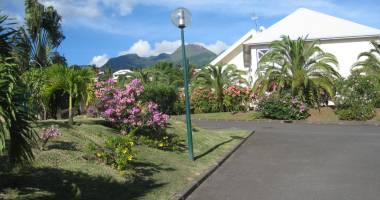 saint claude appartement t3 à rénover, résidence sécurisée