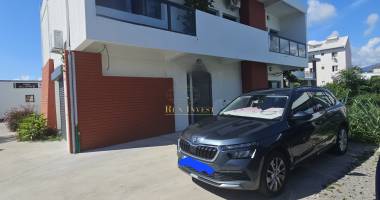 avenue de bourbon - local commercial de 180m2