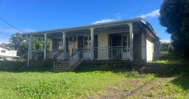 grande maison et grand terrain basse terre saint pierre