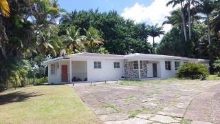 location villa à petit bourg (97170)