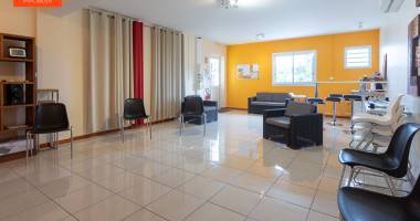 local de 66 m² à saint-pierre - ligne des 400  -  loyer 1 121,27  ttc - disponible début mai 2026