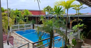 vue mer, volumes, piscine : une maison familiale où il fait bon vivre à sainte-anne