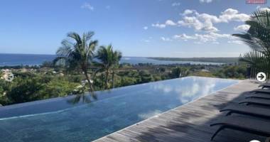 tamarin à vendre et accessible aux étrangers, appartement de luxe 3 chambres avec une petite piscine privée, garage et store. l’appartement élégant, moderne et avec une vue époustouflante. avec différentes facilités à proximité de la résidence