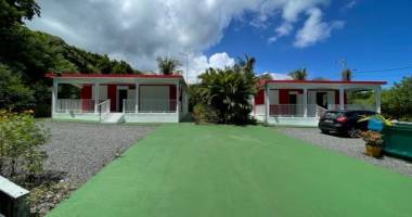 le moule - lieud dit lahoussaie - villas type f3 meublees avec piscine commune  -  jardin clos