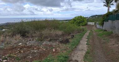 a vendre terrain avec vue sur mer à l’hermitage-les-hauts