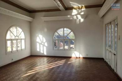 Location  Local commercial ANTANANARIVO () - MADAGASCAR