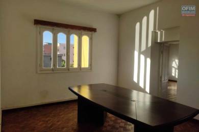 Location  Local commercial ANTANANARIVO () - MADAGASCAR