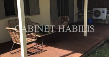 À louer - maison meublÉe de type t4 d'environ 92 m2 - saint-pierre - 1 800 €