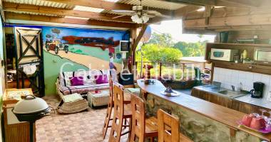 a vendre- une maison de type t6/7 de 148 m2 environ - etang sale les hauts- 498 000 € hai