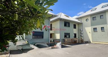 appartement t4 dernier étage   vue mer et montagne   rénové   terre sainte