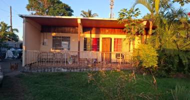 maison à rénover sur terrain 771 m² en bordure d’un axe très passant à saint-andré – fort potentiel commercial ou locatif