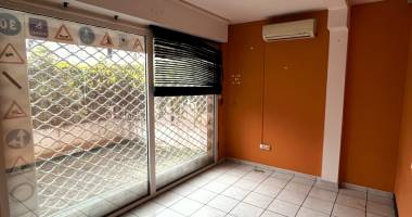 local professionnel et commercial 67 m2 secteur moufia proche boulevard sud