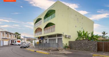 local commercial 65 m² à la possession - proche poste et gabier