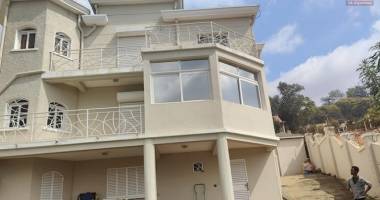 location  villa f6 meublée à ambohidratrimo avec vue sur le lac