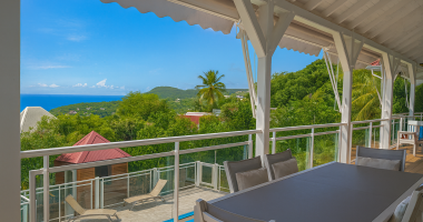 opportunité :  investissement locatif saisonnier clés en main ! vue sur la mer et montserrat.