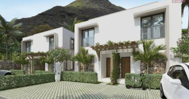 tamarin à vendre duplex 3 chambres en pds accessibles aux étrangers situé au cœur de ville à proximité des commerces, écoles, plage etc...