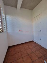 Location  Local Commercial Saint-Pierre (97410) - REUNION