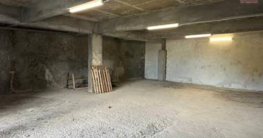 entrepôt en sous sol 80m2