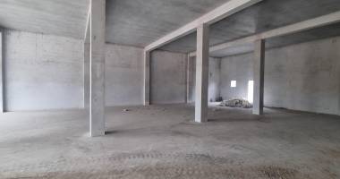 a louer local 300m² st suzanne 