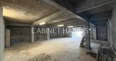 a louer - local de stockage d'environ 119 m2 - saint-pierre - 1 190 €