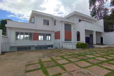 Location  Local commercial ANTANANARIVO () - MADAGASCAR