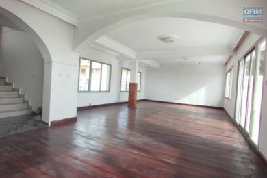 Location  Local commercial ANTANANARIVO () - MADAGASCAR