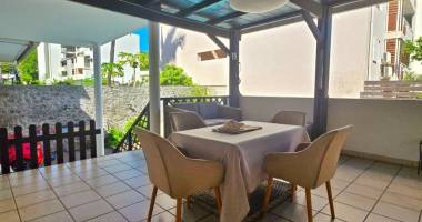 maison de ville de 5 chambre + dressing en duplex avec piscine et un t4 indépendant