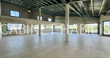 À louer - local commercial d'environ 298.15 m2 - saint-pierre - 10 736 € ttc