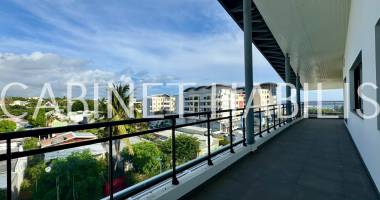 À louer - local commercial d'environ 298.15 m2 - saint-pierre - 10 736 € ttc