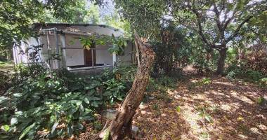 maison f4 à rénover sur terrain de 1391 m2   sainte-marie